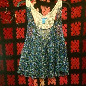 Flutterbye floral flowy tank top size L